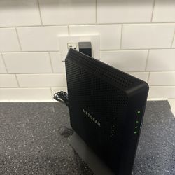 NETGEAR Nighthawk Cable Modem WiFi Router Combo C7000