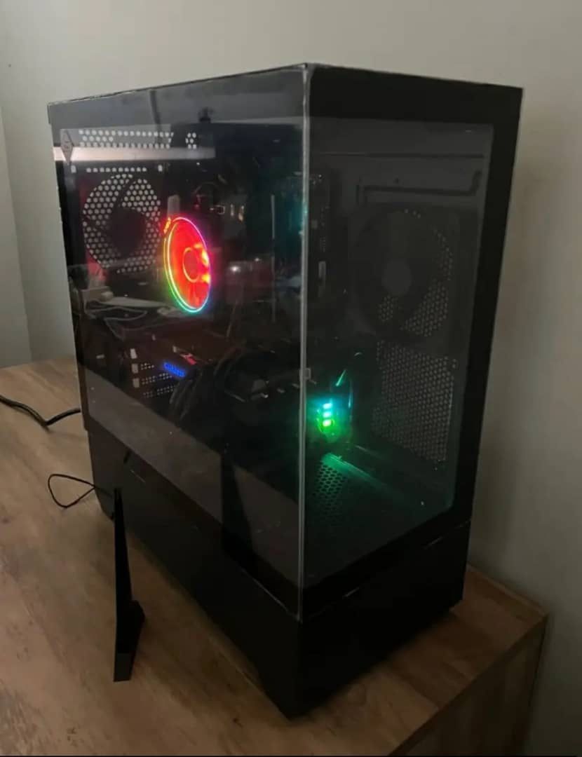 Gaming PC, PC case still has plastic ceramic on it CPU| 7 2700x | Mother board ASUS TUFF GAMING PLUS WIFI 2