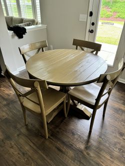 Round Wooden Table And Chairs