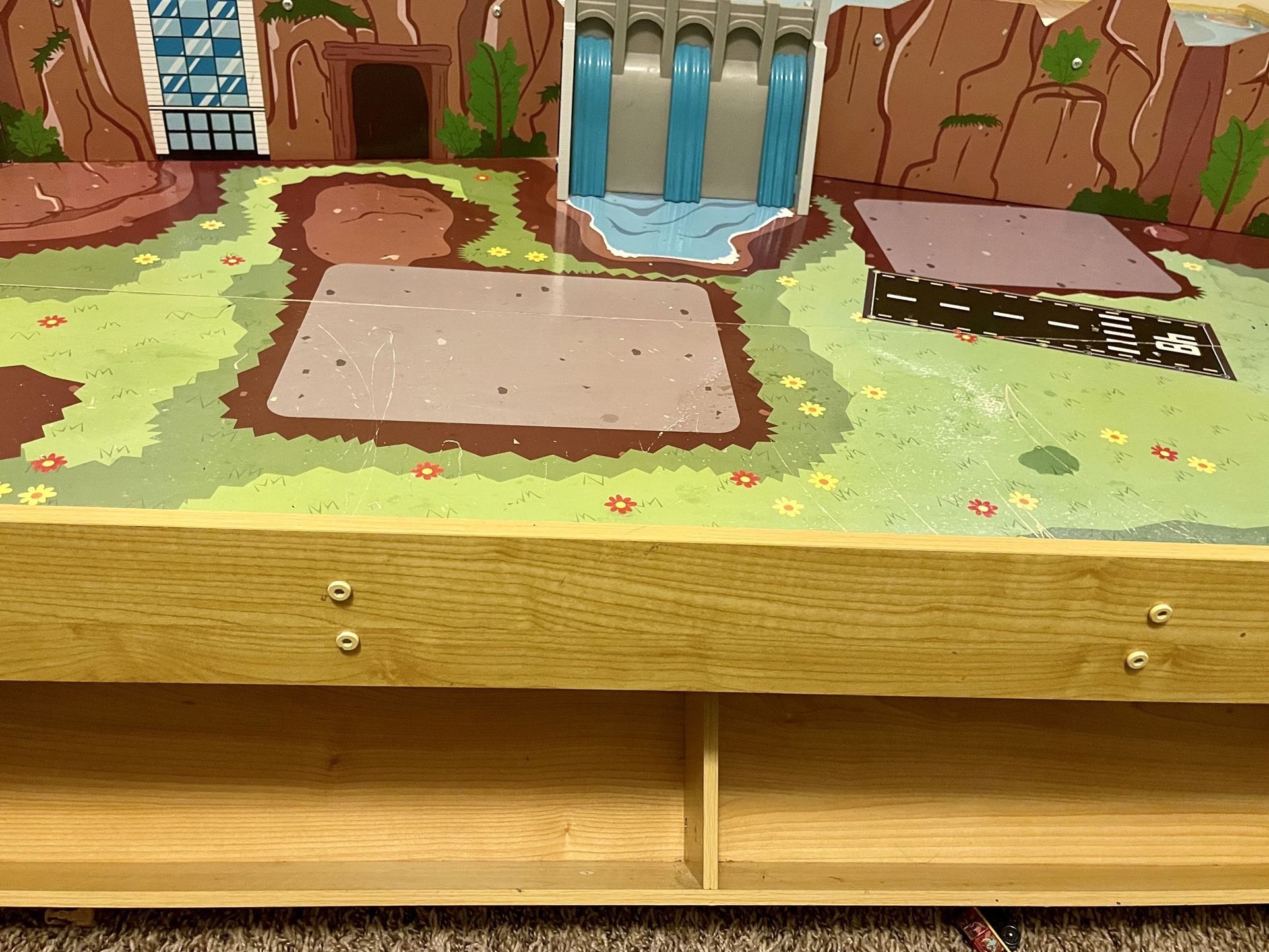Train Table - 2 Levels With Storage On Bottom