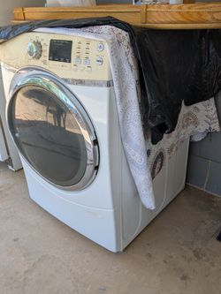 Laundry dryer