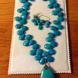  Stauer Turquoise Blue Colored Stone Necklace and Earrings