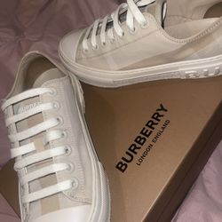 Burberry Sneaker Size 8 