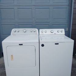 Free Delivery//Maytag Washer And Electric Dryer Set