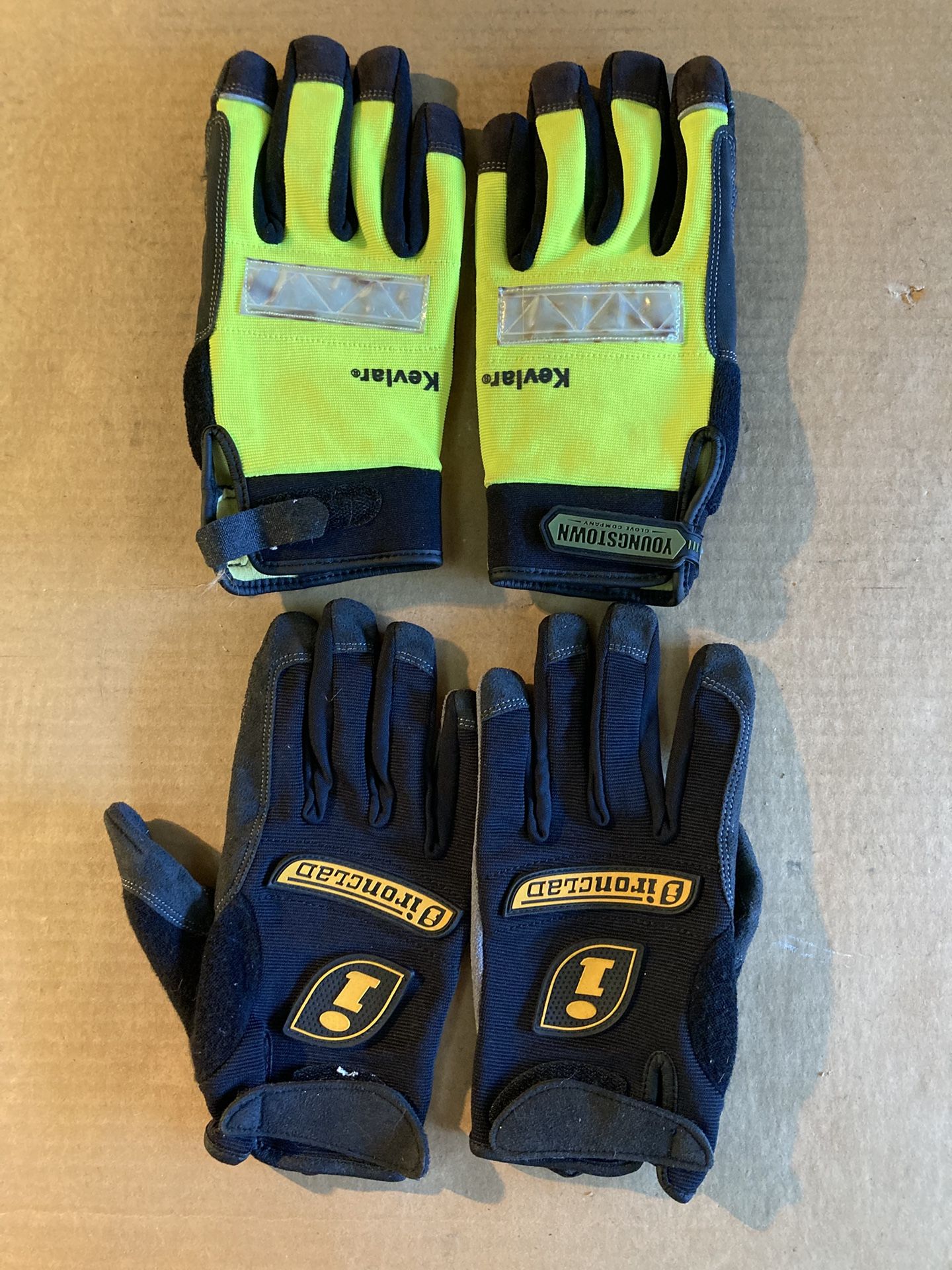 Work Gloves Large Never Used (2 Pair)