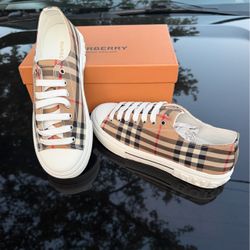 Unisex shoes size 9 run small