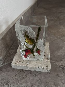 UNIQUE ~ ROSE BUDS VASE 🌹
