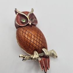 Vintage Owl Brooch Pin Green Rhinestone Eyes Gold Tone Enamel Figural Bird 