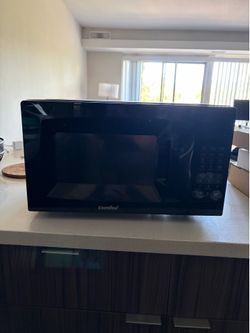 Unused countertop microwave