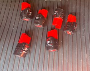 Milwaukee m12 baterías 🔋 $25 each cada una firme precio