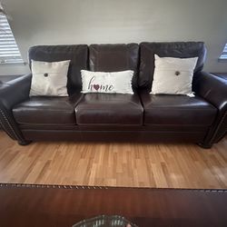 Beautiful Set Of Sofa 🛋️ 