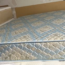 Full Size Mattress (Colchon Full Size)