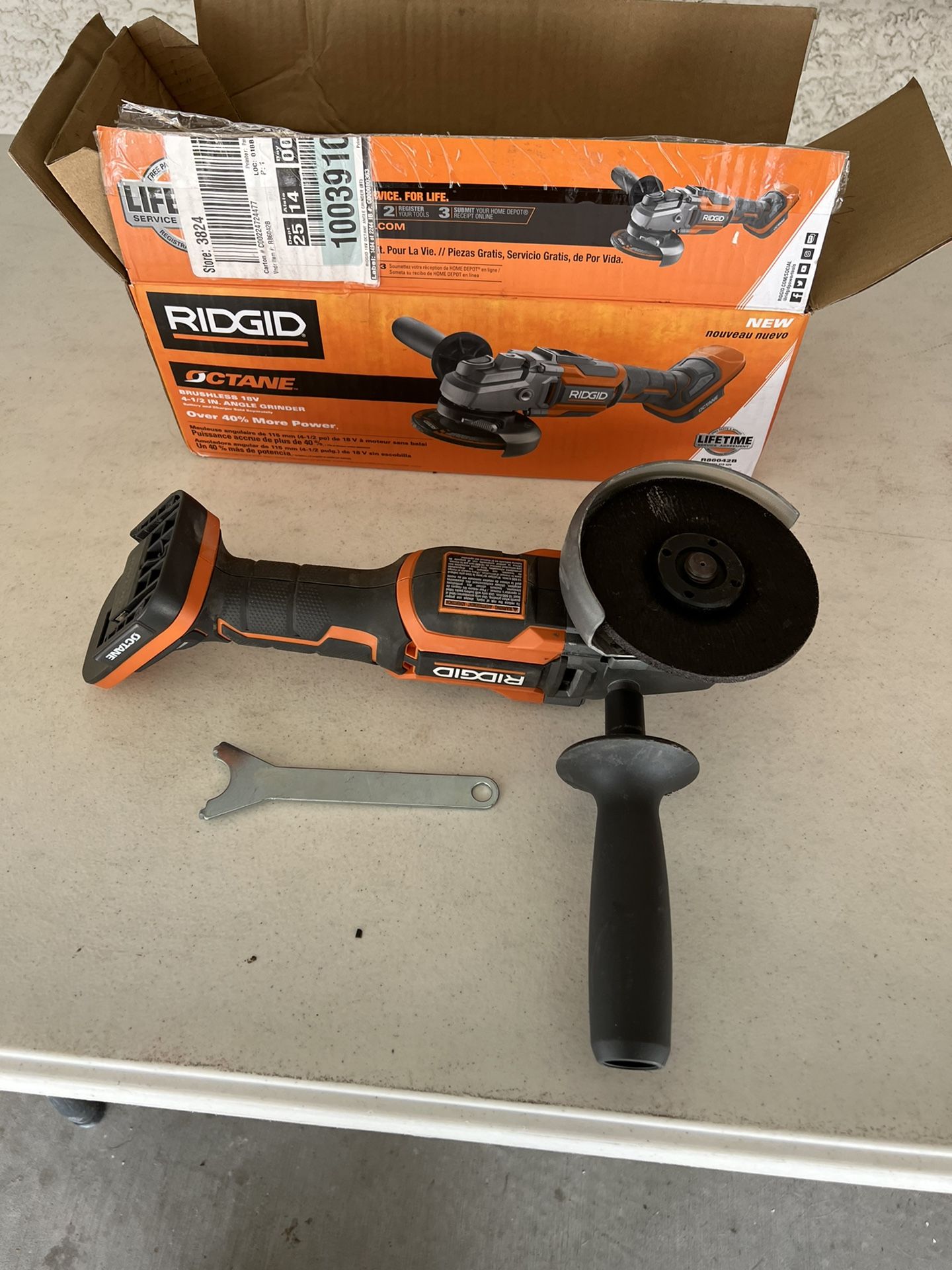 RIDGID 18V OCTANE Brushless Cordless 4-1/2 in. Angle Grinder (Tool Only)