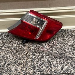 2012 Hybrid Toyota Camry  Passenger Side Right Taillight