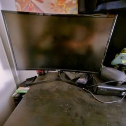 28 Inch SAMSUNG CURVED  60HZ MONITOR 
