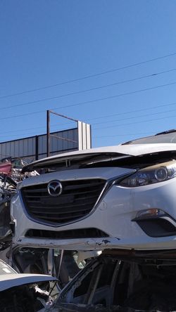 2015 Mazda 3 parting out