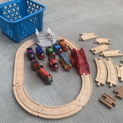 Thomas the Train & Friends 🚂 Track w 8 Metal Trains! $25