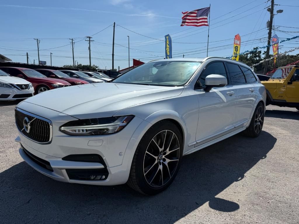 2018 Volvo V90 Cross Country