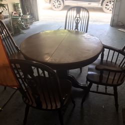 Dining Table & 4 Chairs 