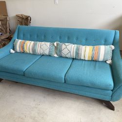 Joy bird Couch