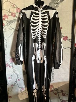 New With Tags Skeleton Costume With Full Zip Up Hoodies Size M