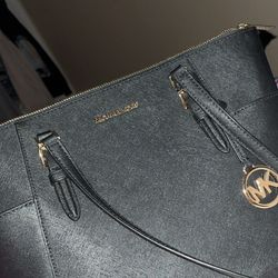Micheal kors large black tote
