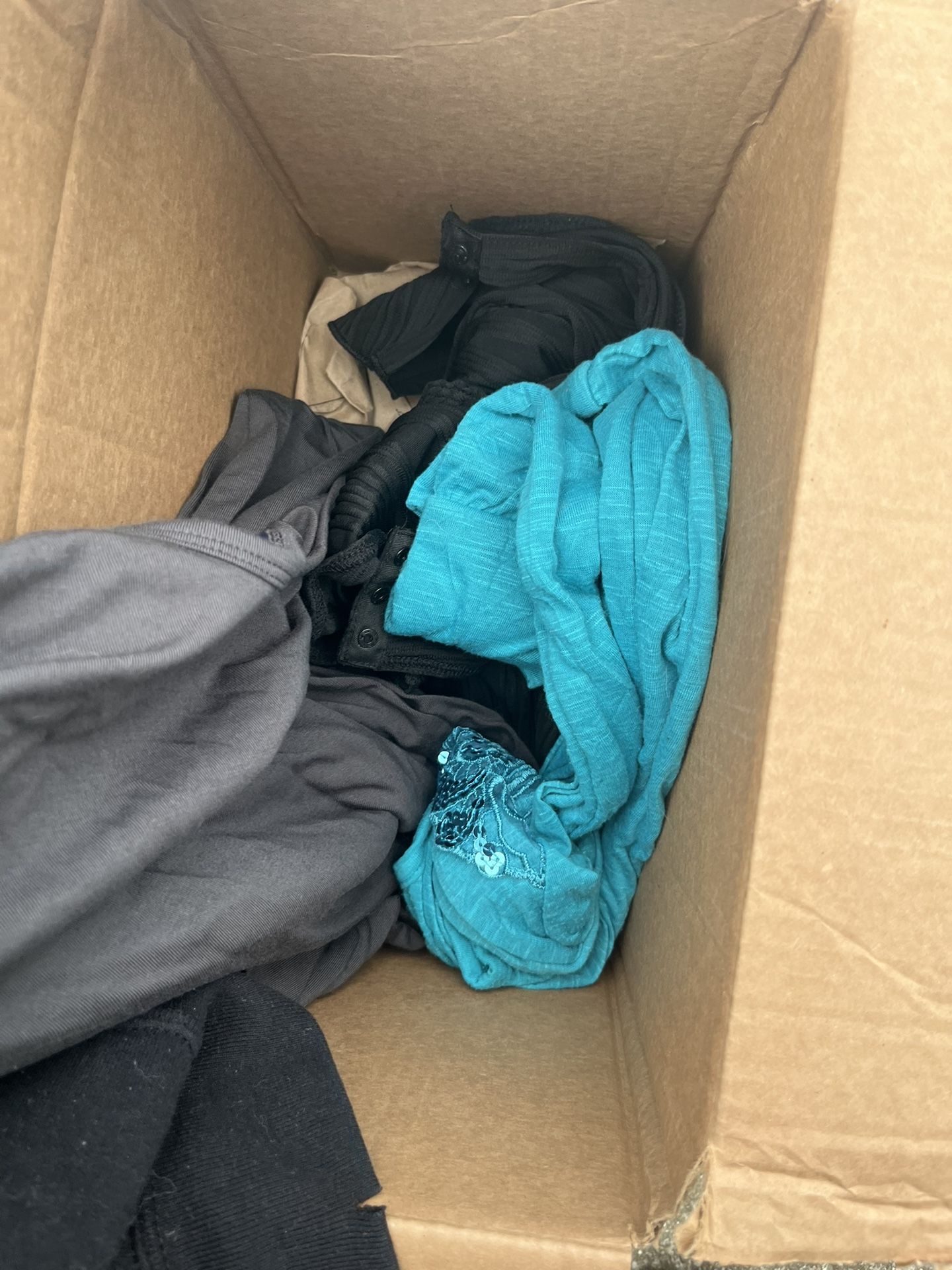 Free Stuff Curbside Women Clothes, Winter Hat, Cooking Utensils, Decor, Pipe, Charging Cords