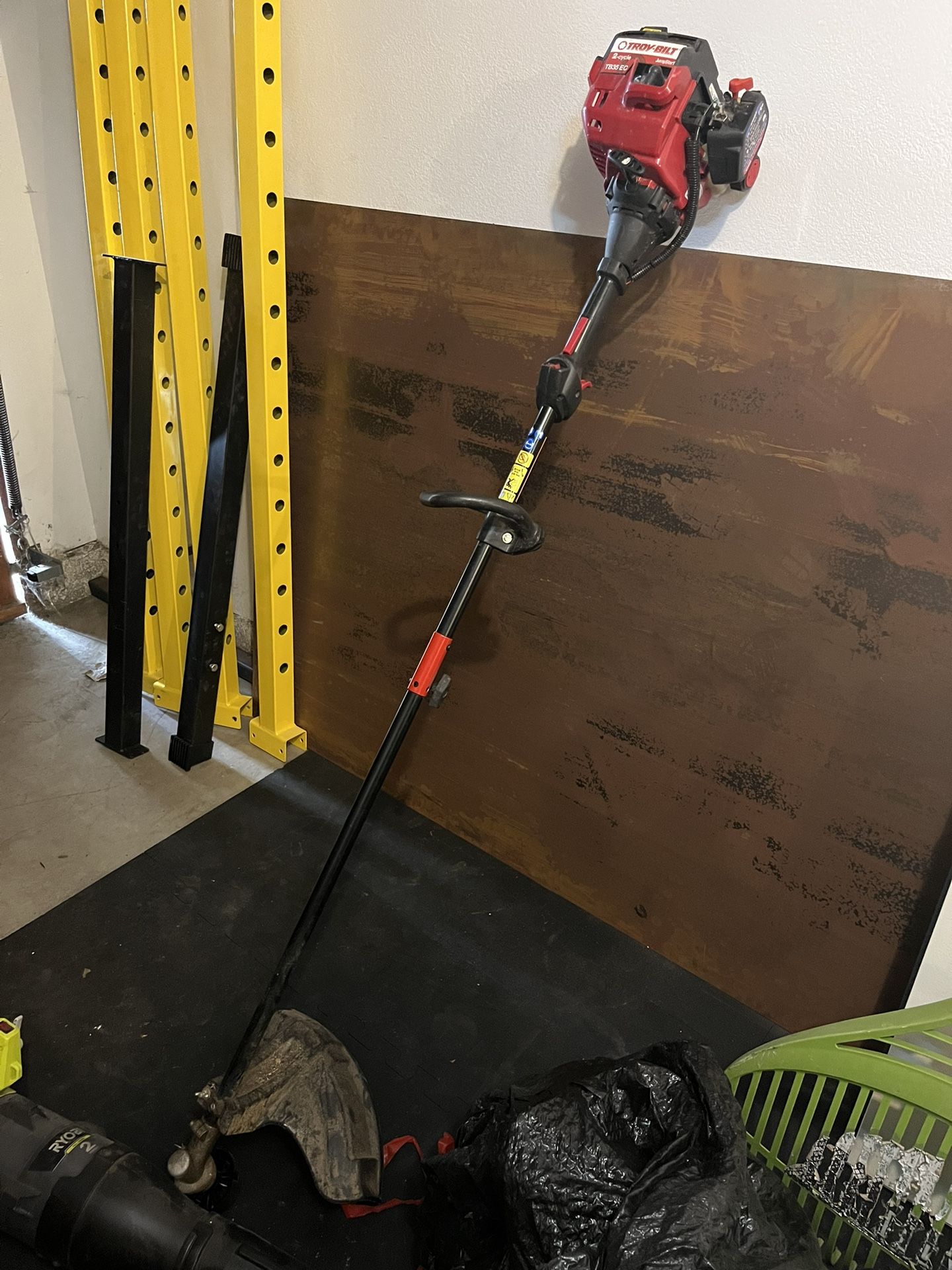 Troy bilt Weed Wacker TB35 EC Straight Shaft String Trimmer for Sale in