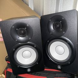 Yamaha HS5 Studio Monitor Speakers (Pair) – Great Condition
