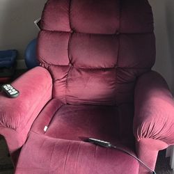 Comfort Zone PR515 Cloud Power Lift Recliner — near‑new, deep burgundy tone