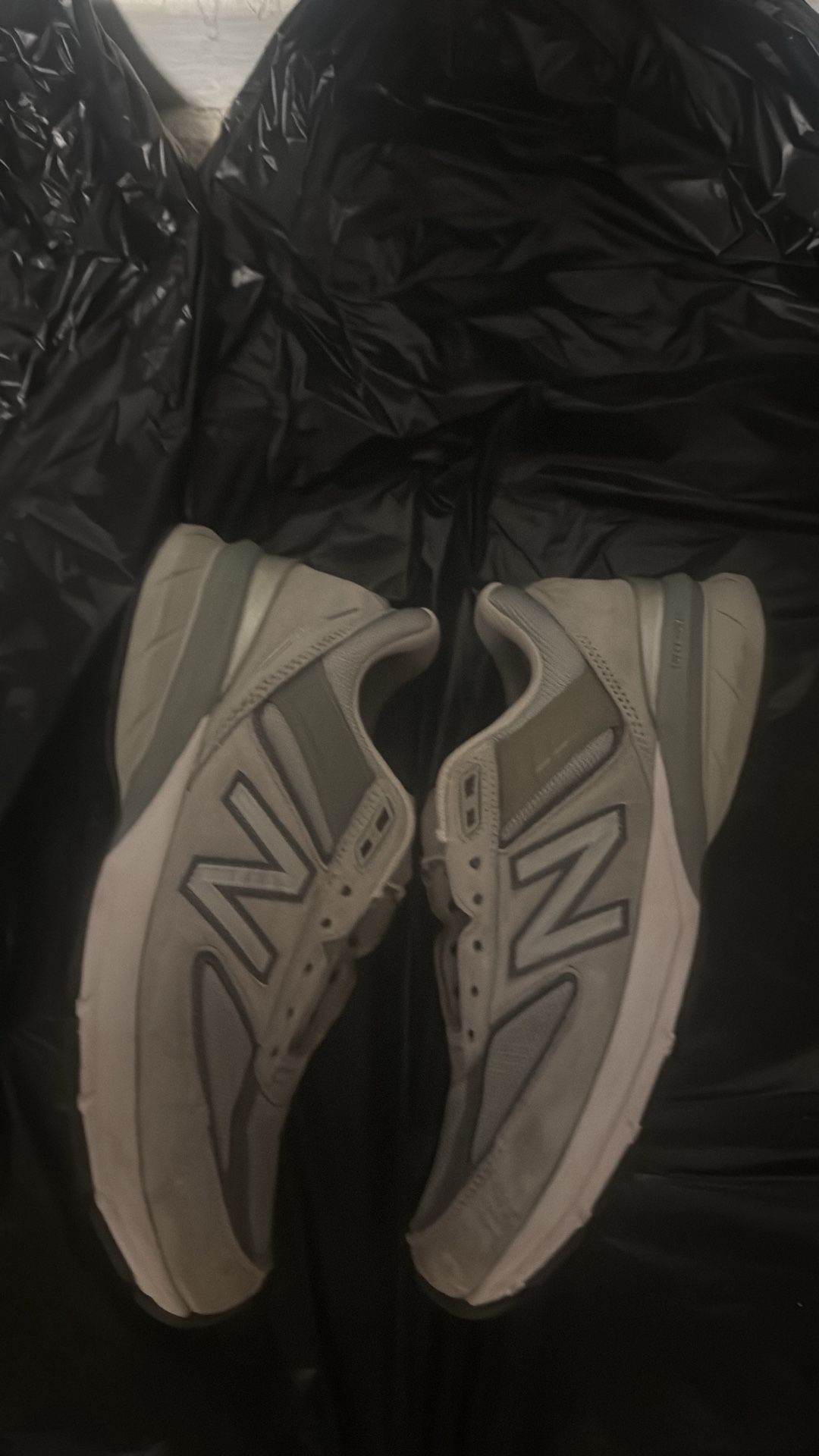 New Balance 990v4