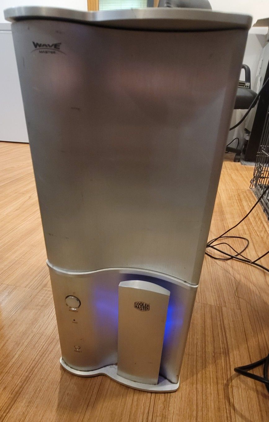 All-Aluminum Cooler Master Wave Master Computer Case + PC