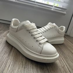 White Alexander McQueen Sneakers – Size 42 – Very Good Condition