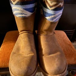 PRICE IS FIRM RARE PENDLETON UGG BOOTS SIZE 6 GENTLY USED
