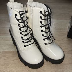 Boots white