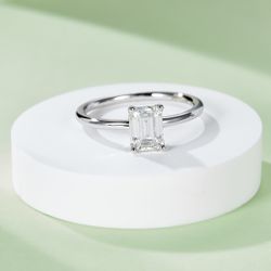 Classic 1 Carat Emerald Cut Moissanite Ring – S925 Sterling Silver non tarnish jewelry