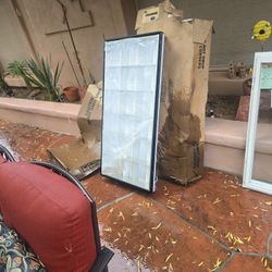 2 Ft By 4 Ft Flouresent Light