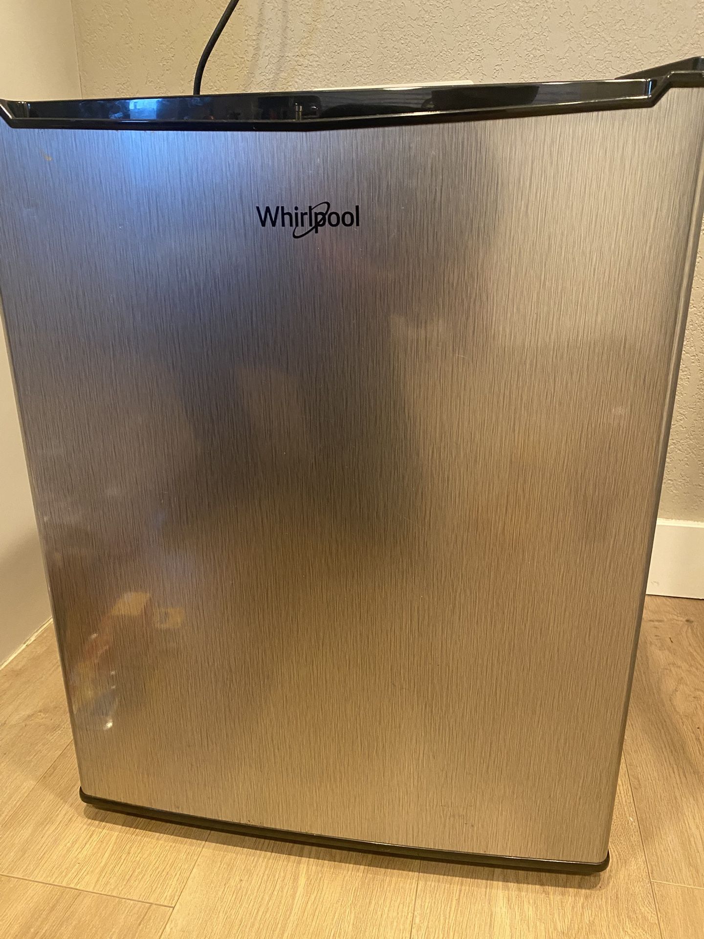 Mini Fridge (works great)