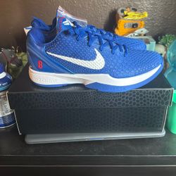 Dodger Kobe Size 10