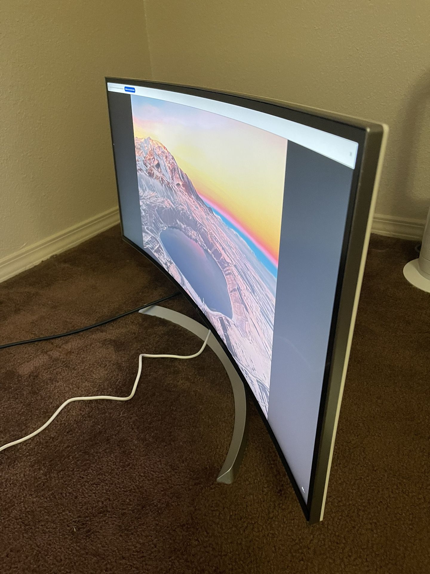 LG 34” White Curved Monitor