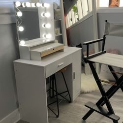 Vanity Make up Desk