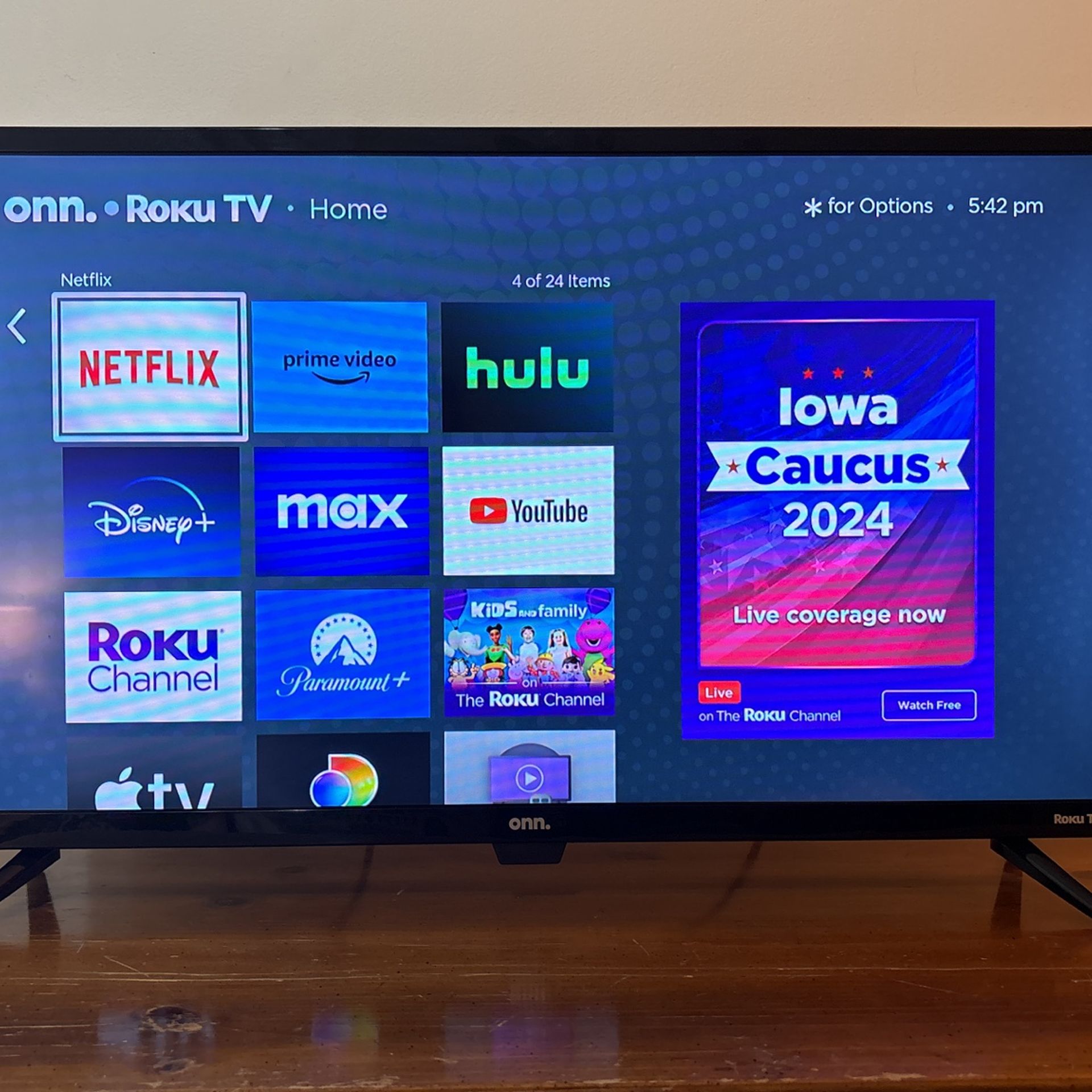 Onn. 32” Class HD (720P) LED Roku Smart TV (100012589)