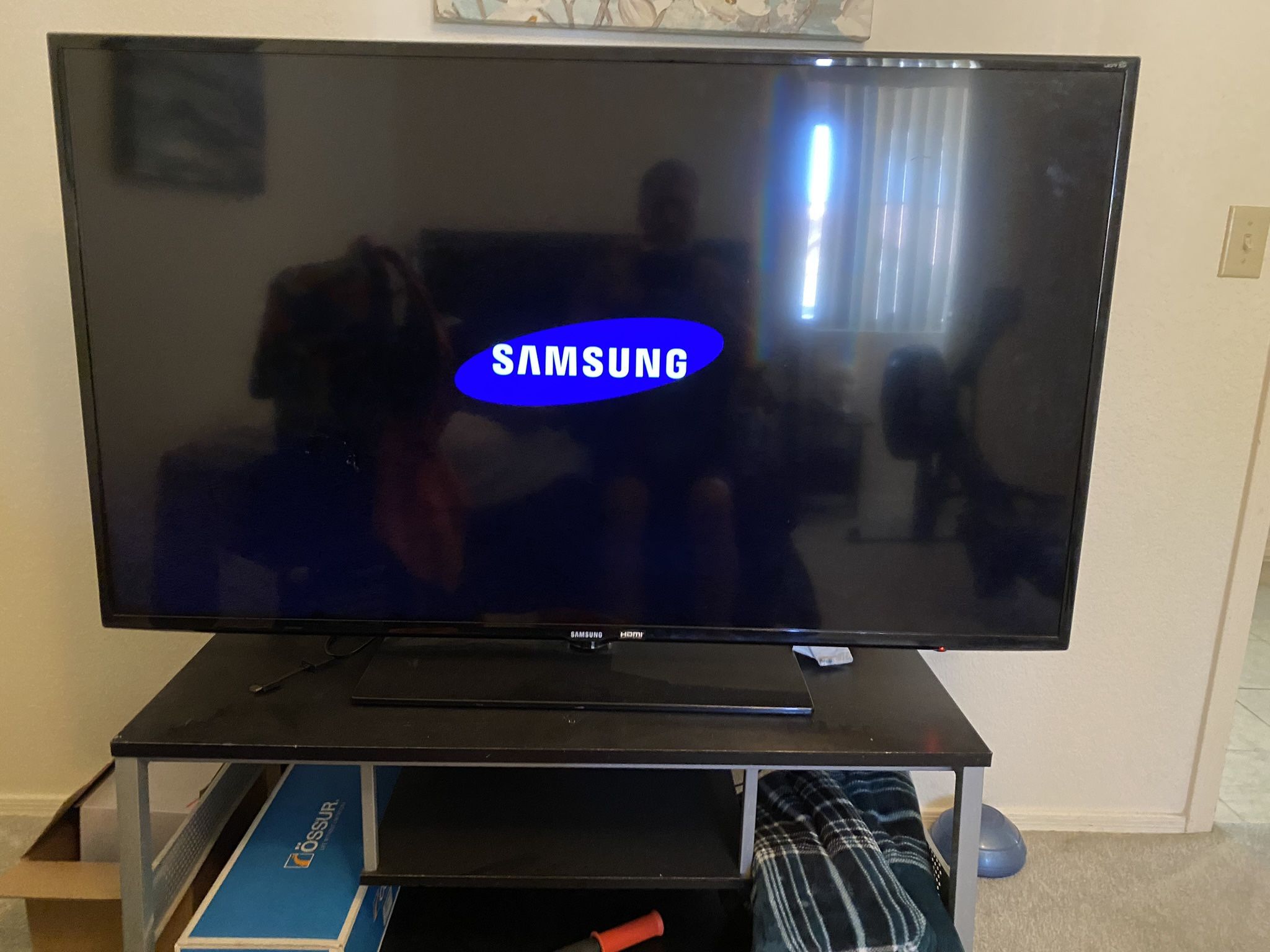 Samsung 55” Television Model Un55fh6030f Works Comes With Remote And TV Stand