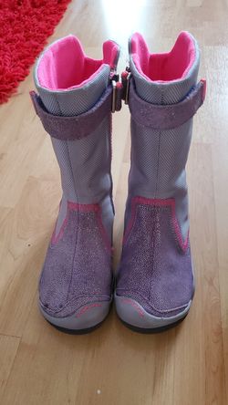 Plae girl boots sz 11