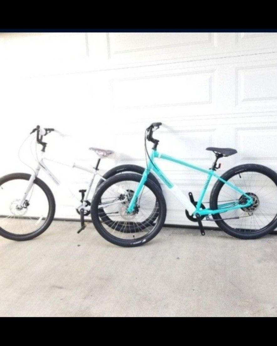 2 X Specialized Roll 2.0 Size Medium And Xl Brand New Both 1000$
