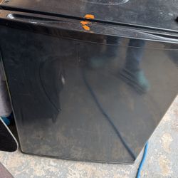 mini fridge 