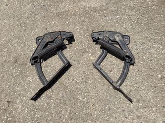 1965-66 Chevrolet Impala Biscayne Hood Hinges for sale. Really good original hood hinges. Comes as seen in pictures, please look at details and feel f