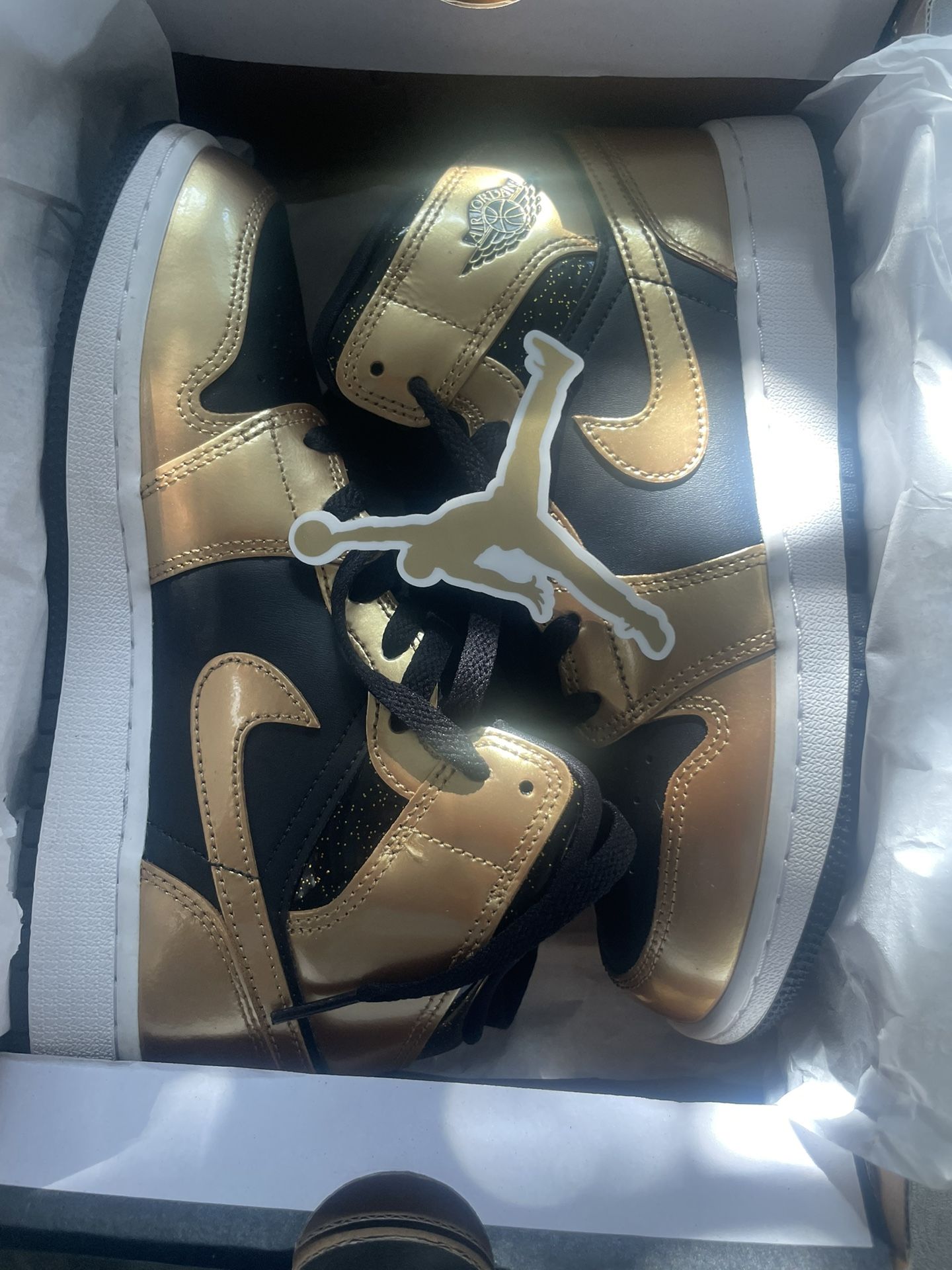 Air Jordan 1 mid 5.5y 7 Women