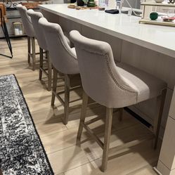 4 Countertop Bar Chairs 