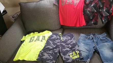 Boys size 8/9 gap kids wear